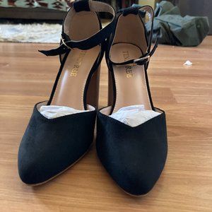 black chunky wooden heel pumps